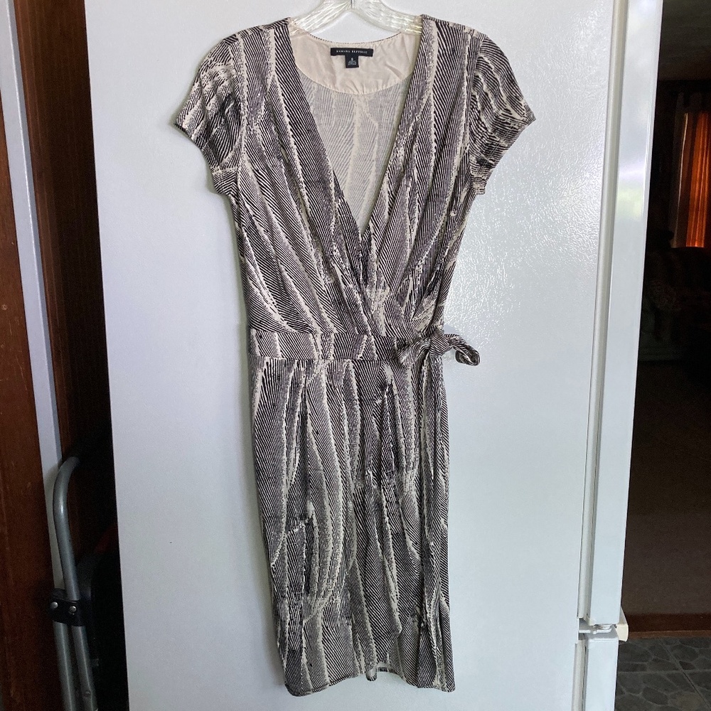 Black & Ivory Tulip Hem BANANA REPUBLIC Wrap Dress